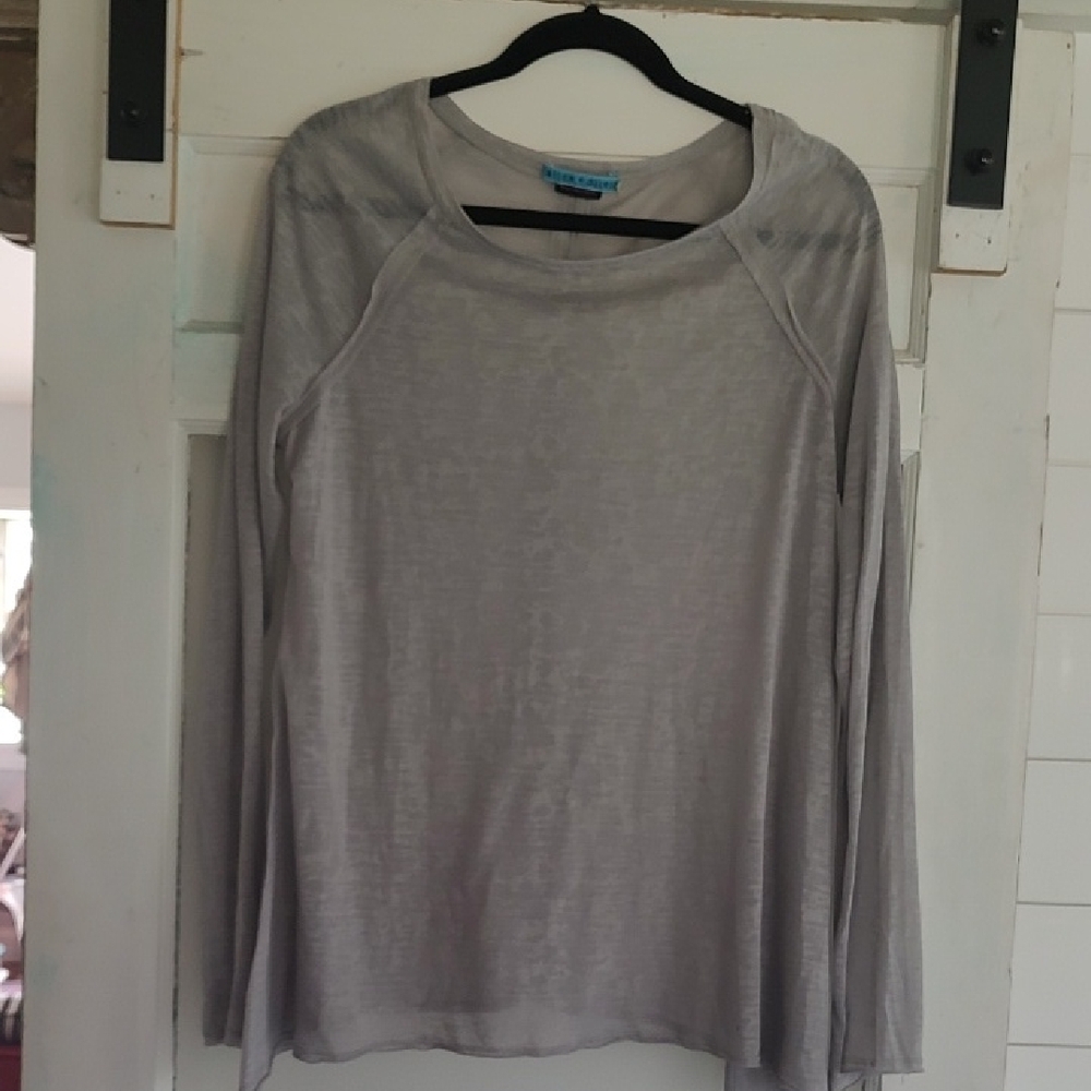 Long sleeve top